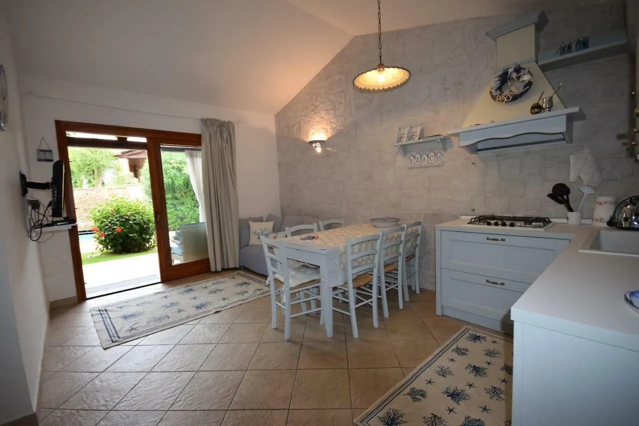 Villa Borgo - Chia 0*,  Italien